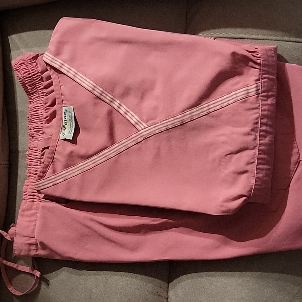 Reina medium pink scrub set